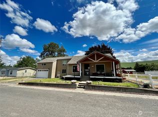 1417 S 2nd St, Dayton, WA 99328
