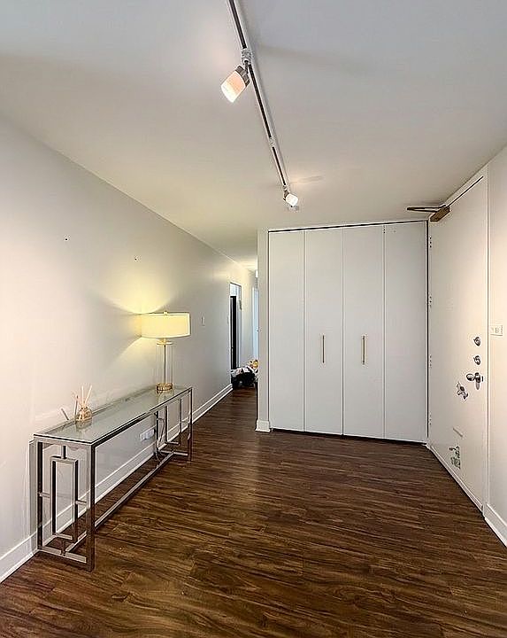 Spacious entrance