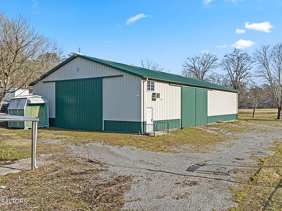 2nd image of 2360 Mynatt Rd