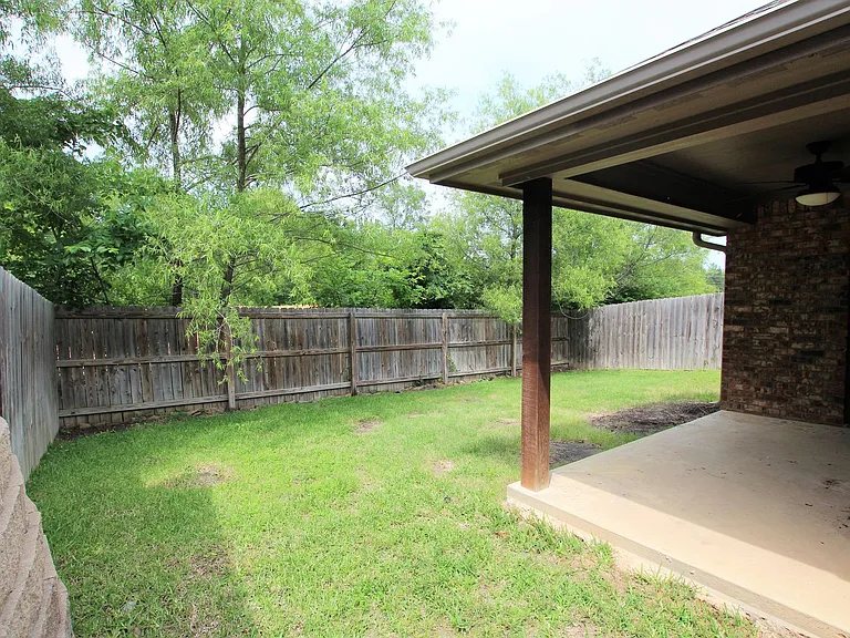 Beautiful 2 Bedroom, 2 Bathroom Townhome In South Tyler Whitehouse Isd! 1/2 Off First Full Month! — Photo 19