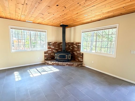 4th image of 52830 Pine Cove Rd
