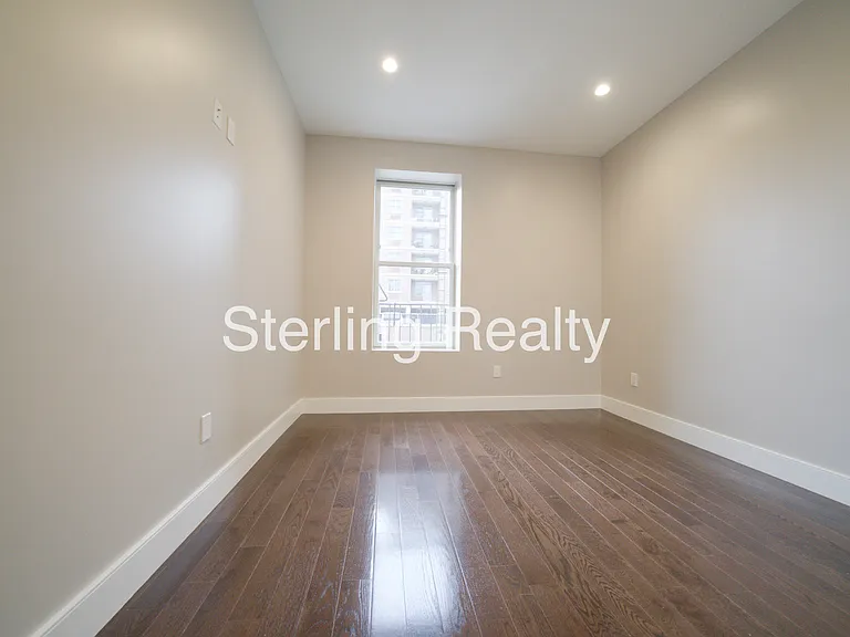27-24 Hoyt Ave S #2R — Photo 6