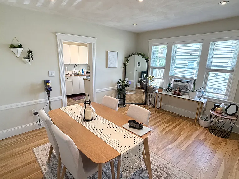 27 Beecher St #4 — Photo 8