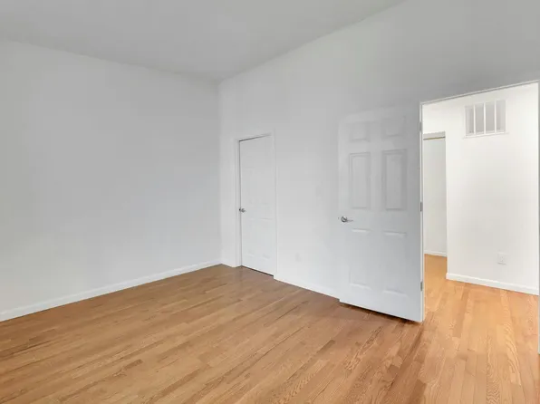 726 Mainsail Lane image 24 of 39