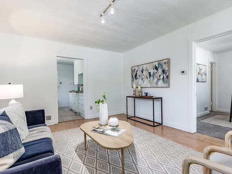 265 E Browning Ave — Photo 5