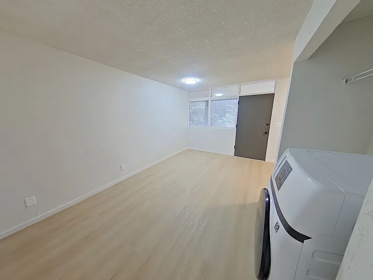 University Manor - Newly Renovated Units just a short walk from Campus! — Photo 23