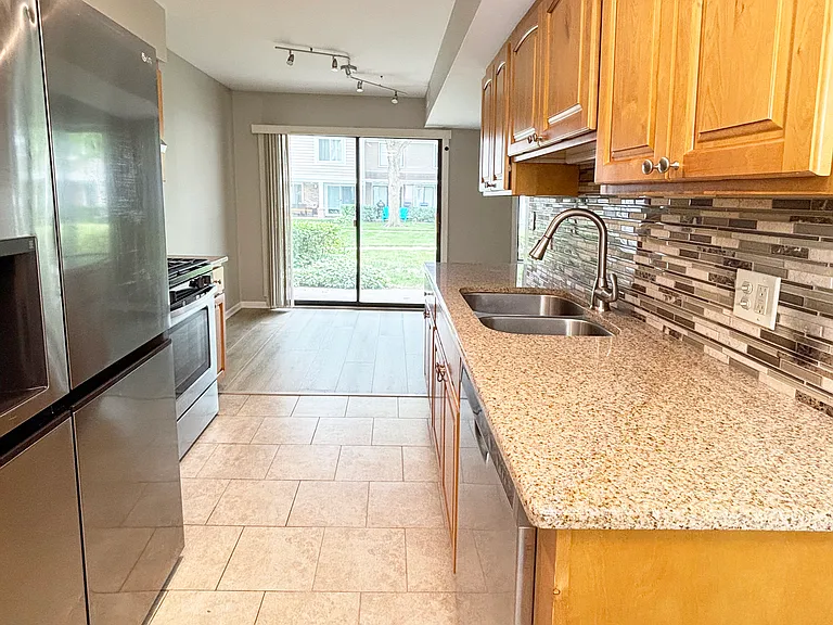 450 Stevenson Pl #450 — Photo 8