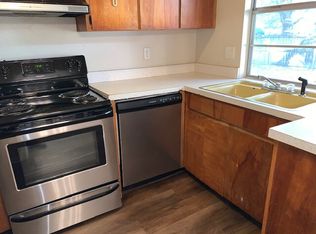 9 8th St, Shalimar, FL 32579