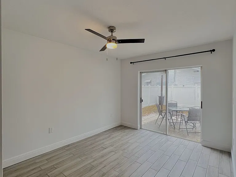 4359 Iris St N — Photo 13