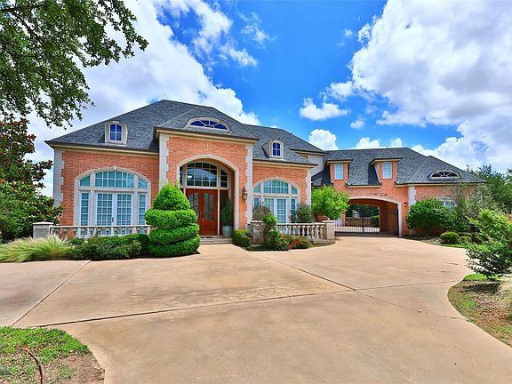 2nd image of 31 Winged Foot Cir E