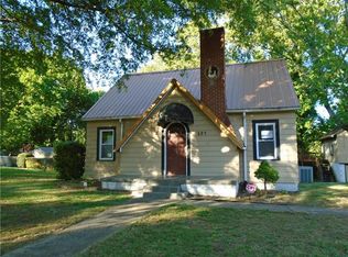 527 11th St SW #A, Hickory, NC 28602