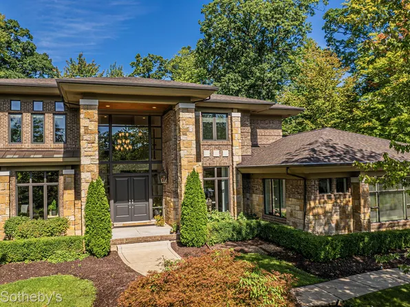 37228 Timberview Ln, Farmington Hills, MI 48331