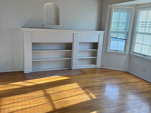 3rd image of 1090 Grove St