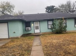 1403 E Bowie St, Beeville, TX 78102