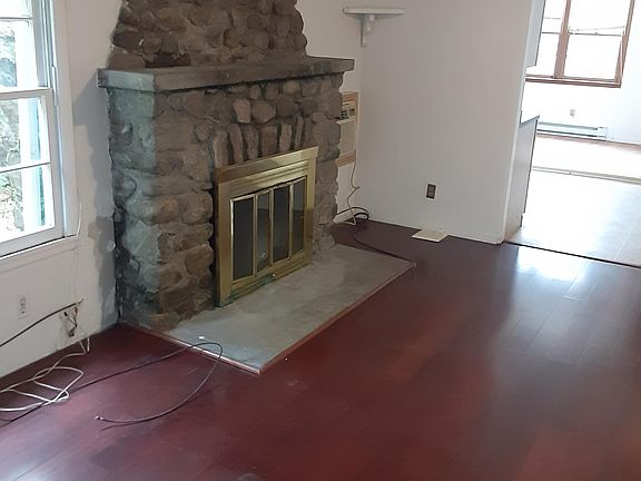 2nd image of 14 Homesdale Dr