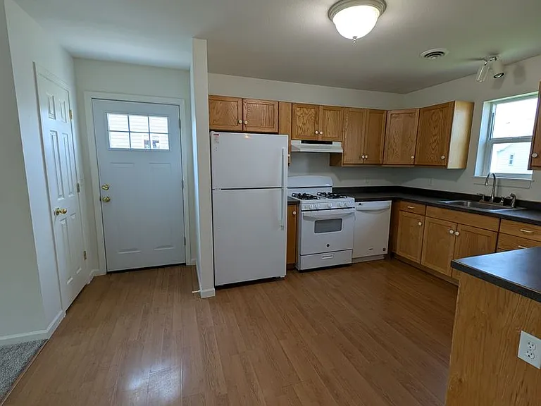 1115 W Park Ave — Photo 4
