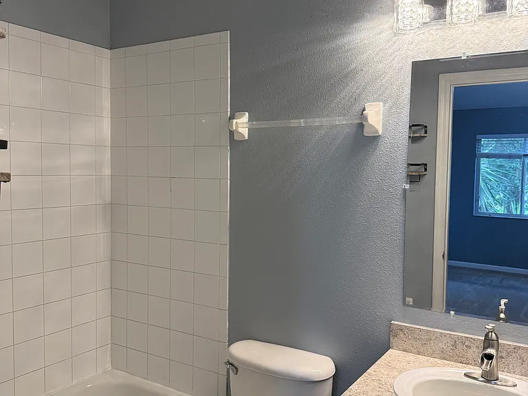 1090 Vineland Pl — Photo 23