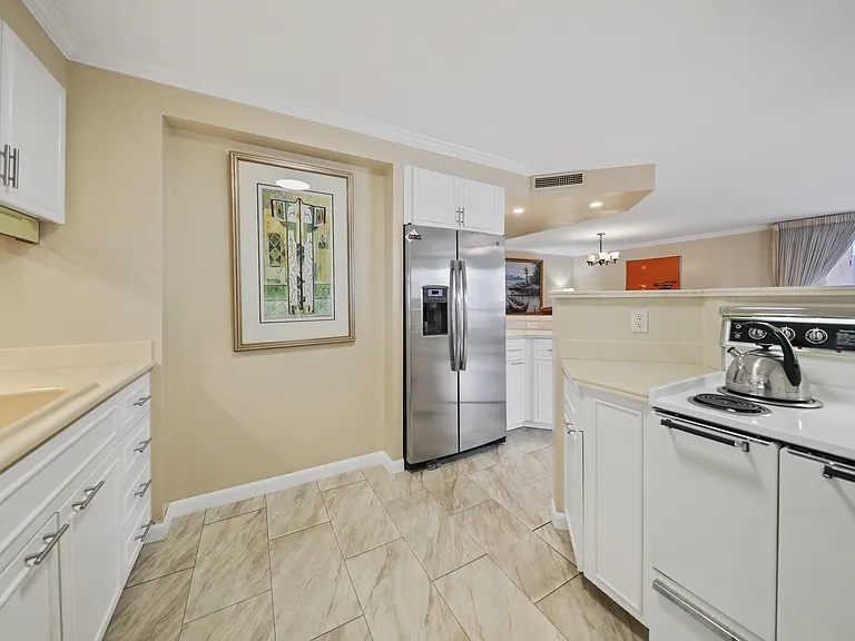 1910 Ala Moana Blvd #13A — Photo 23