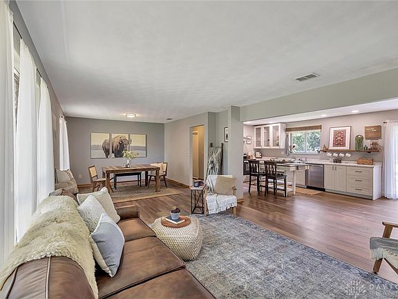 5th image of 2478 Banyon Dr