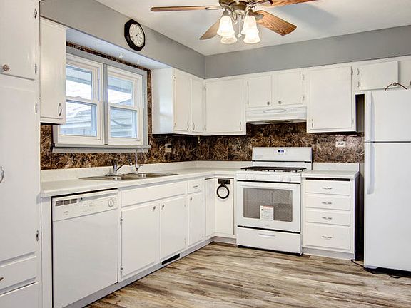 2nd image of 4584 Cinnamon Ct