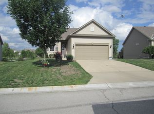 4817 SW Davis Dr, Lees Summit, MO 64083