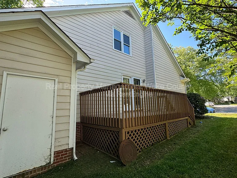 4328 Bartholomew Cir — Photo 32