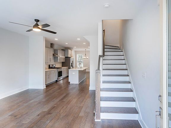 5th image of 708 Tral St