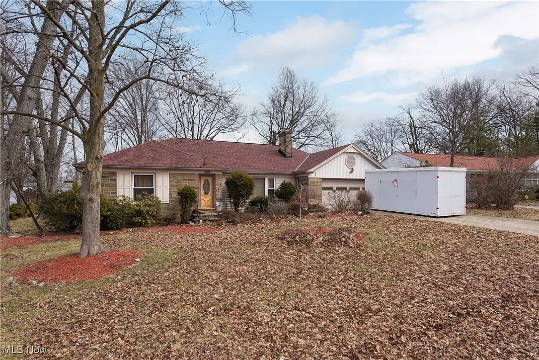 1069 Carver Rd photo 1