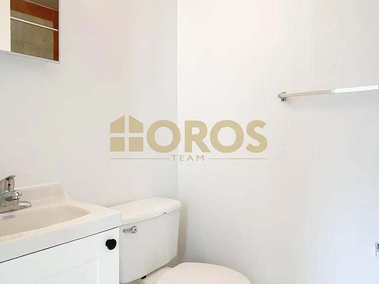 283 E 7th St #2C — Photo 9