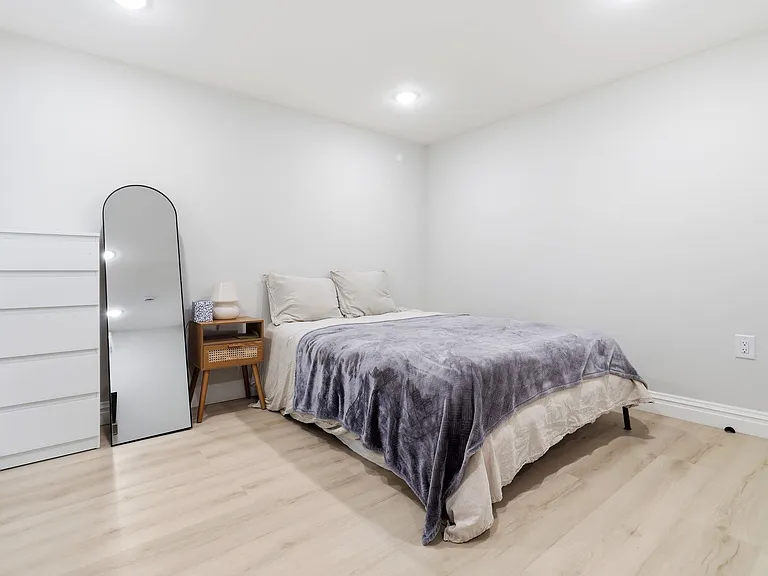 461 Pavonia Ave #1 — Photo 9