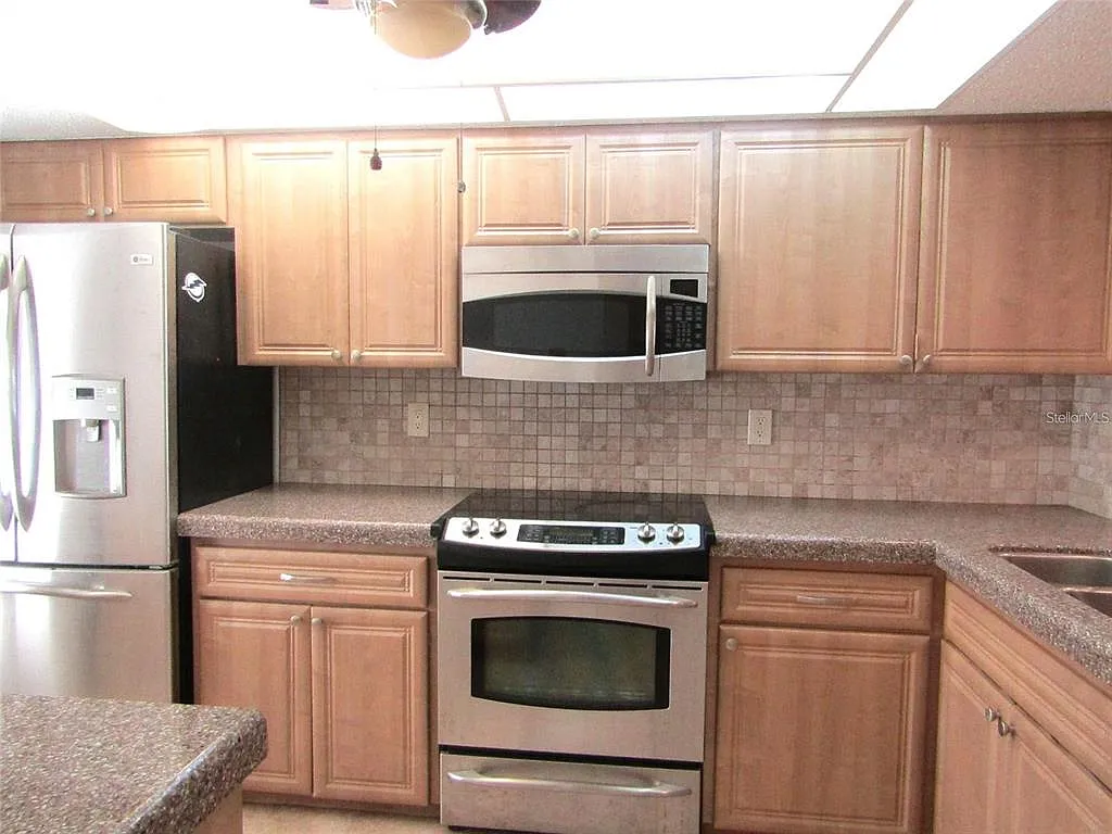 2 bed, 2.0 bath, 1060 sqft, $1,900 — Photo 4