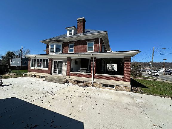 2nd image of 422 S Main St