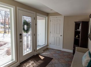 255 Gilbert Stuart Dr, Warwick, RI 02818