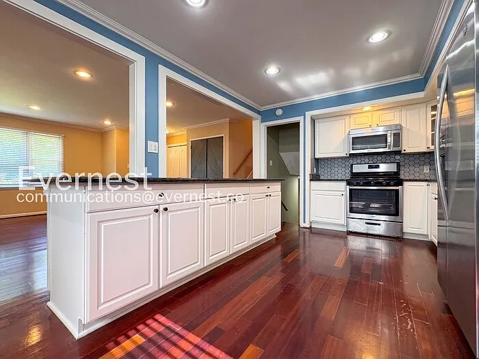 7110 Cindy Ln — Photo 6