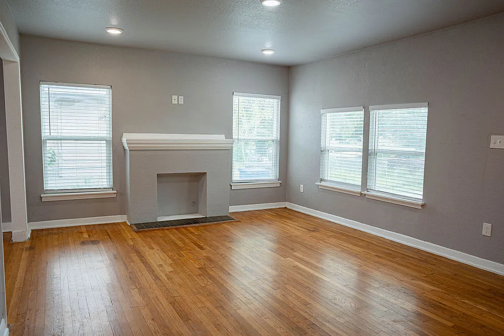 3 bed, 1400 sqft, $1,675 — Photo 2