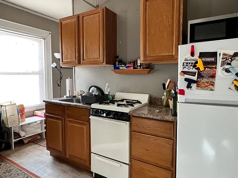 149 Strathmore Rd #6 — Photo 5