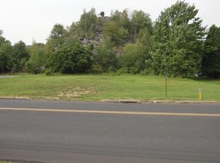 Blue Valley Dr, Pen argyl, PA 18072