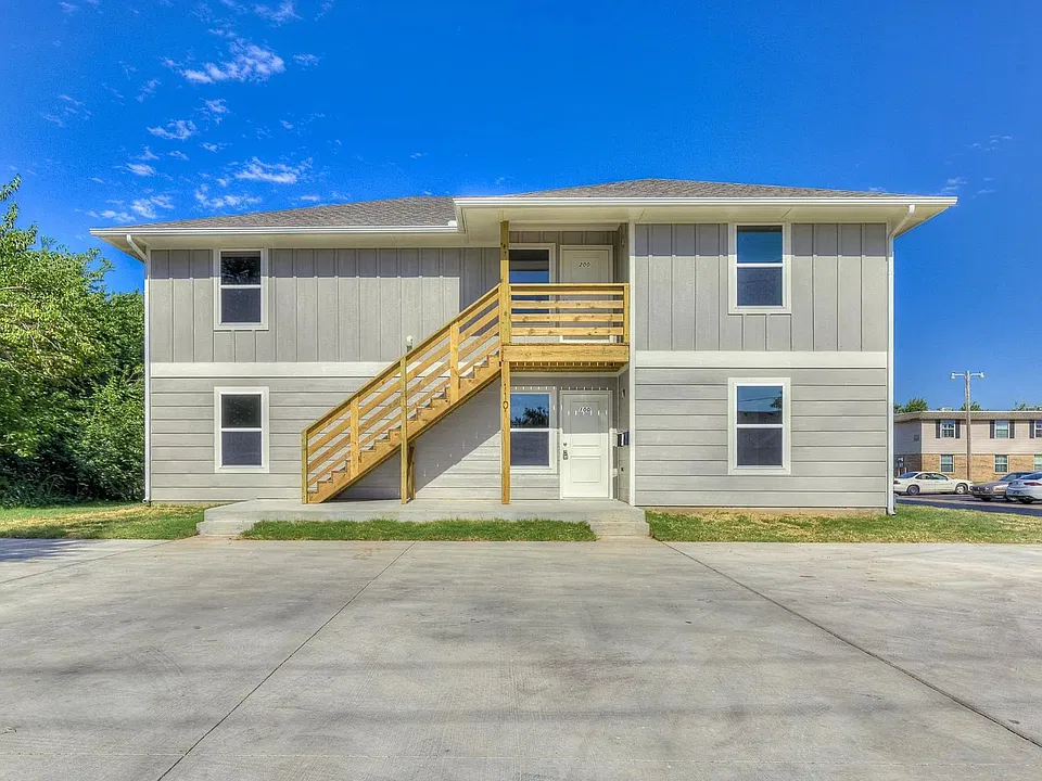 1101 Fretz Ave