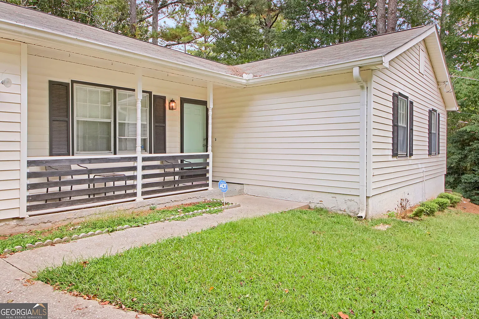 3992 Wrexham Dr photo 1