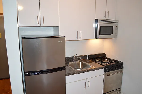 Rented by Weinstein Realty Group | media 9