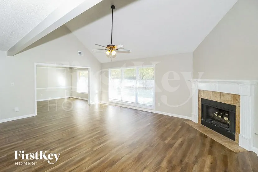 5 bed, 4.0 bath, 3655 sqft, $2,755 — Photo 3