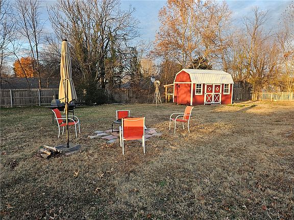 3rd image of 814 Prairie Oaks Dr