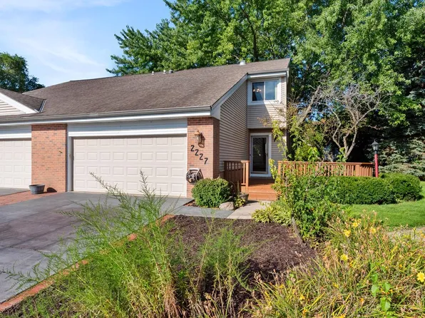 2227 East Excalibur COURT, Oak Creek, WI 53154