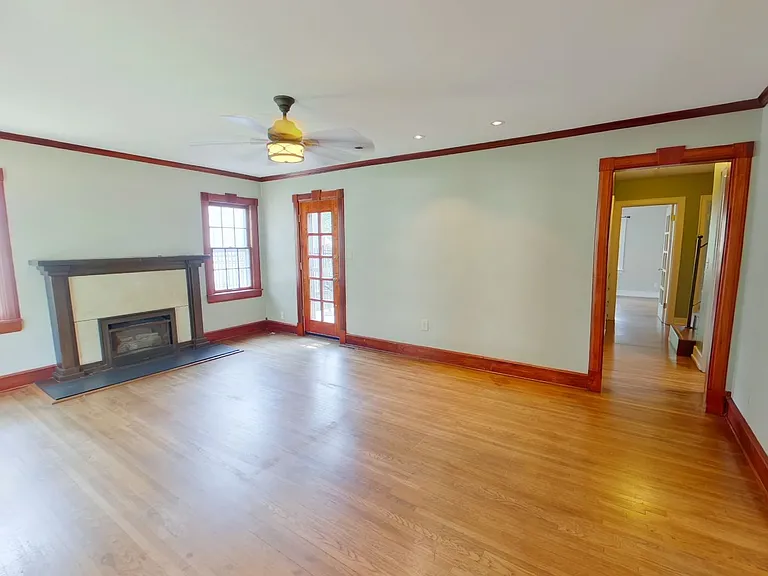 3431 E Pine St — Photo 2