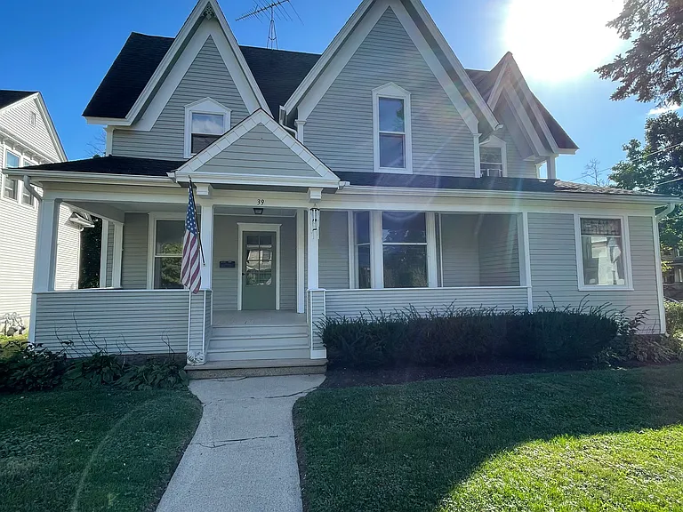 39 Center St — Photo 2