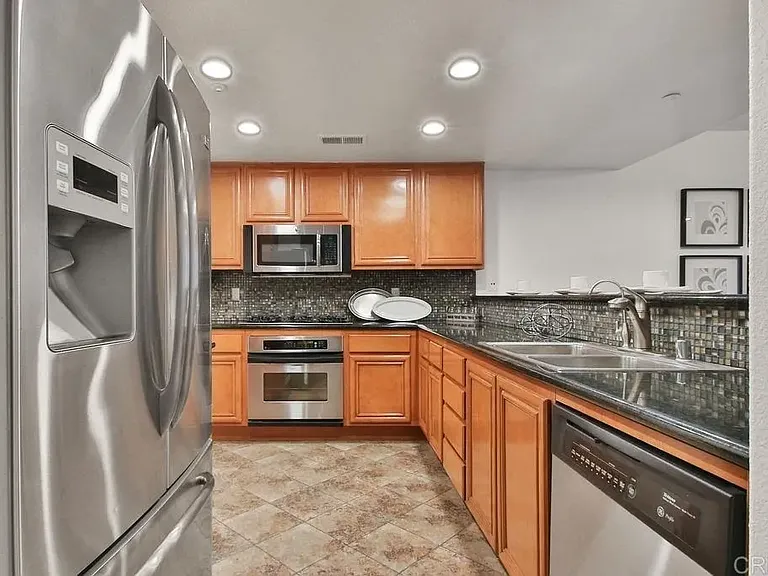 1501 India St #402 — Photo 2