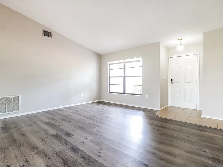 2225 Hidden Meadows Dr E — Photo 3