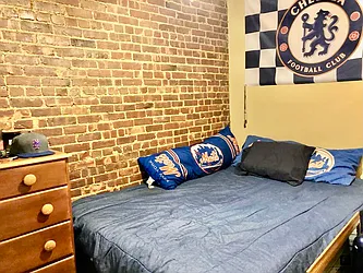 Rented by R New York