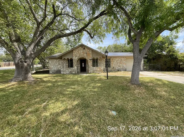 7422 Valley Oak St, Live Oak, TX 78233