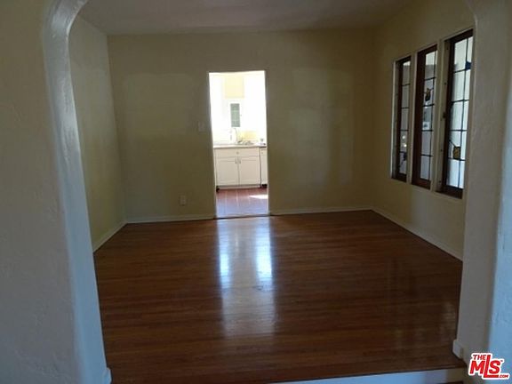 5th image of 1652 S Hayworth Ave